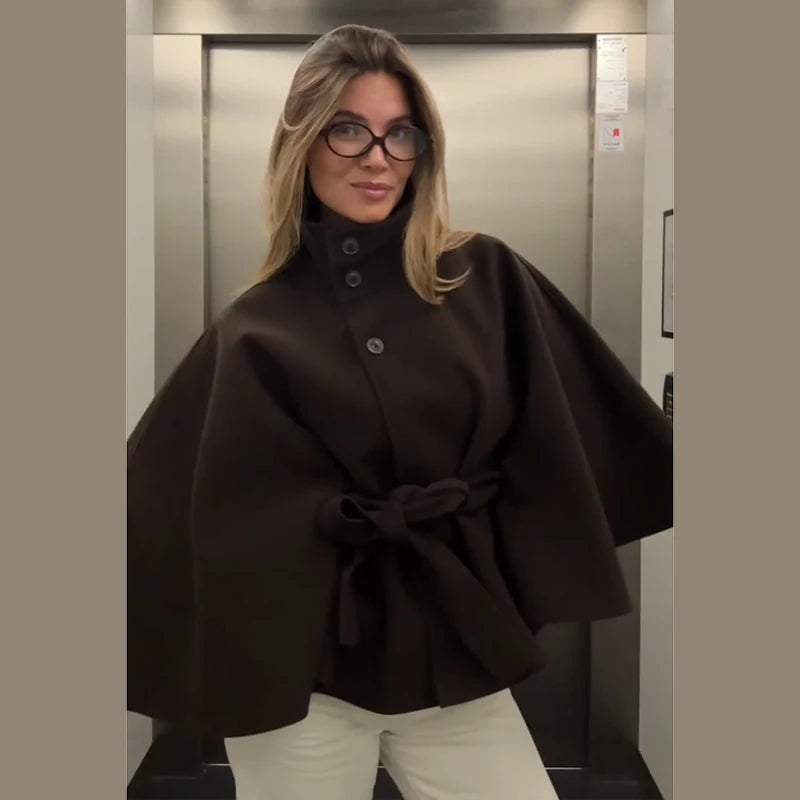 Elegantes Wollcape für Damen mit Stehkragen und Batwing Ärmeln – Herbstmode 7